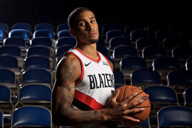 首发甚至离 首发甚至离