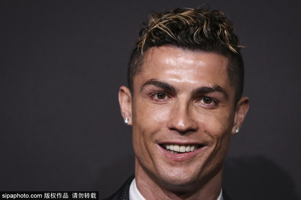 引人入胜的 引人入胜的